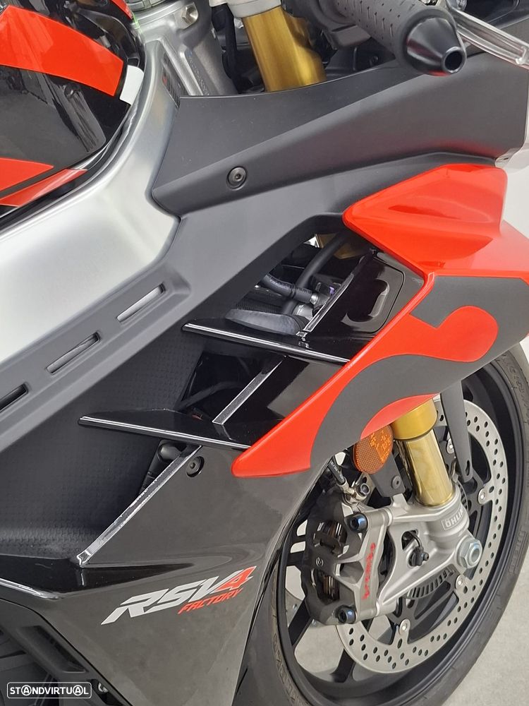 Aprilia RSV 4 FACTORY - 16
