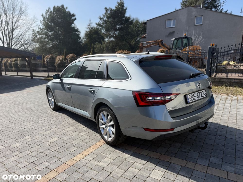 Skoda Superb 2.0 TDI Style DSG - 6