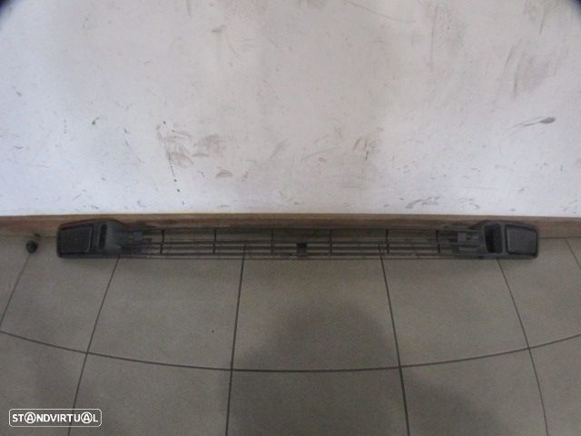 Grelha Friso 6K0853667 SEAT IBIZA 1994 1.3I 54CV 3P VERMELHO FRT GRE PC - 1