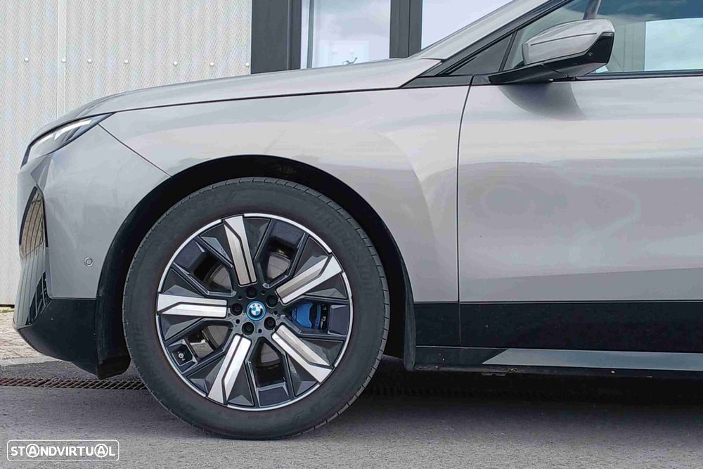 BMW iX xDrive 40 Pack Desportivo - 6