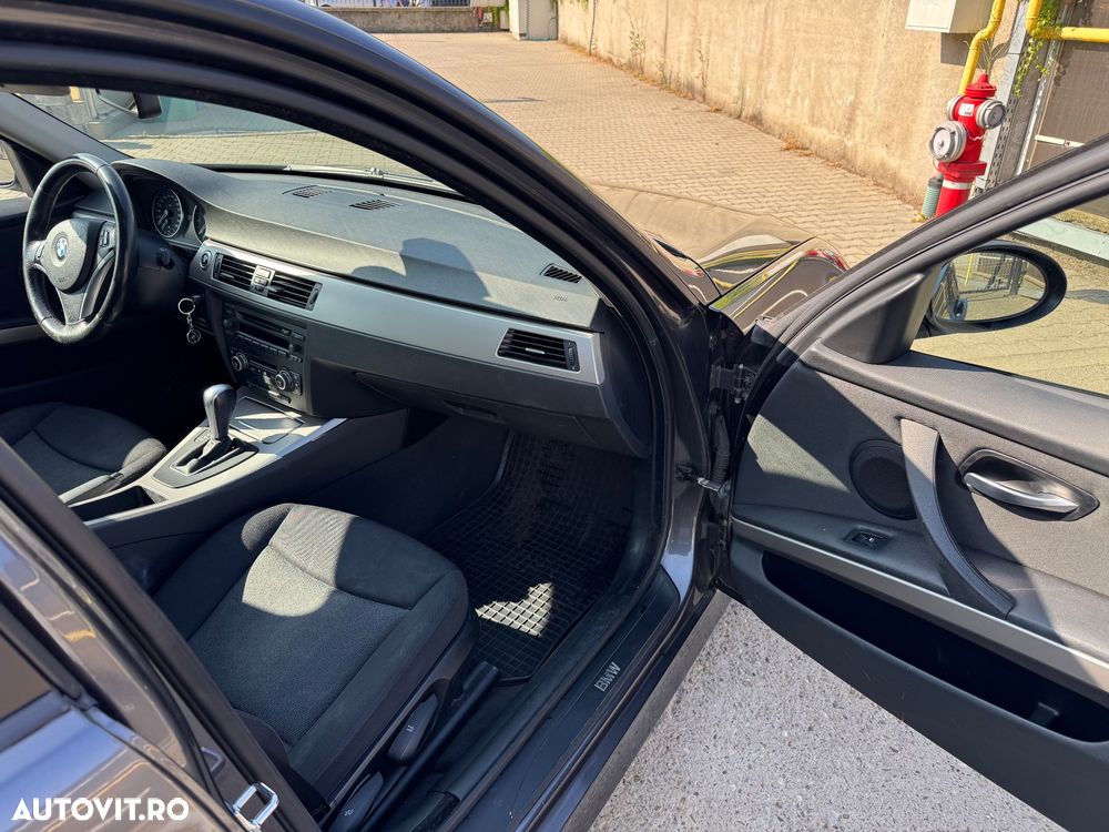 BMW Seria 3 320i Aut. - 11