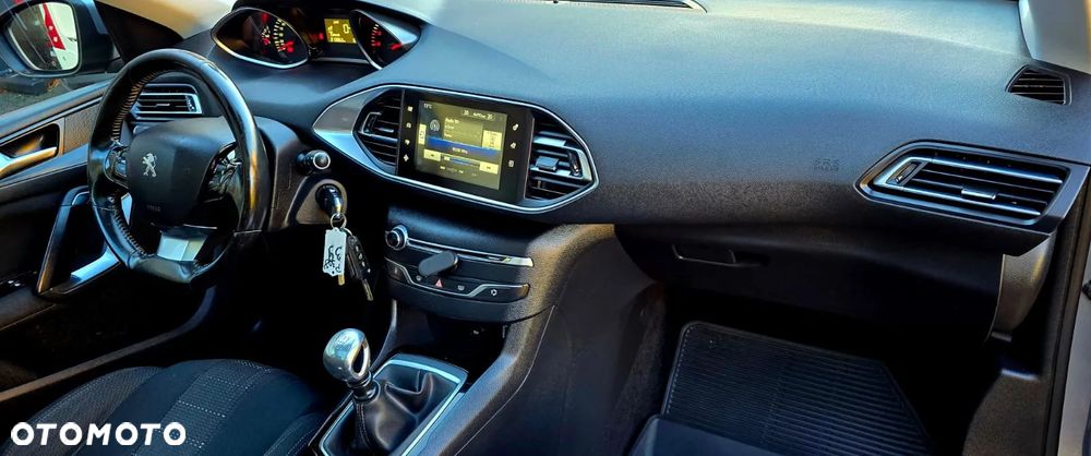 Peugeot 308 SW BlueHDi 120 Stop & Start Niveau 2 Business-Line - 26