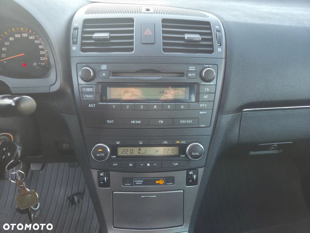 Toyota Avensis 1.8 Active - 23