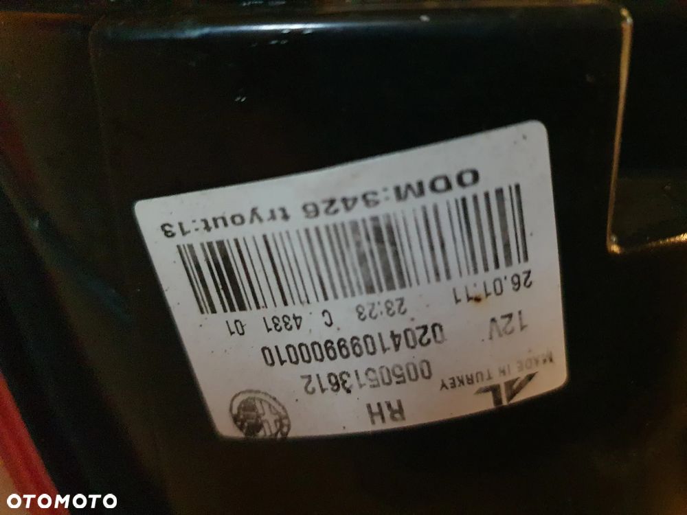 LAMPA L/P TYŁ ALFA ROMEO GULIETTA - 9