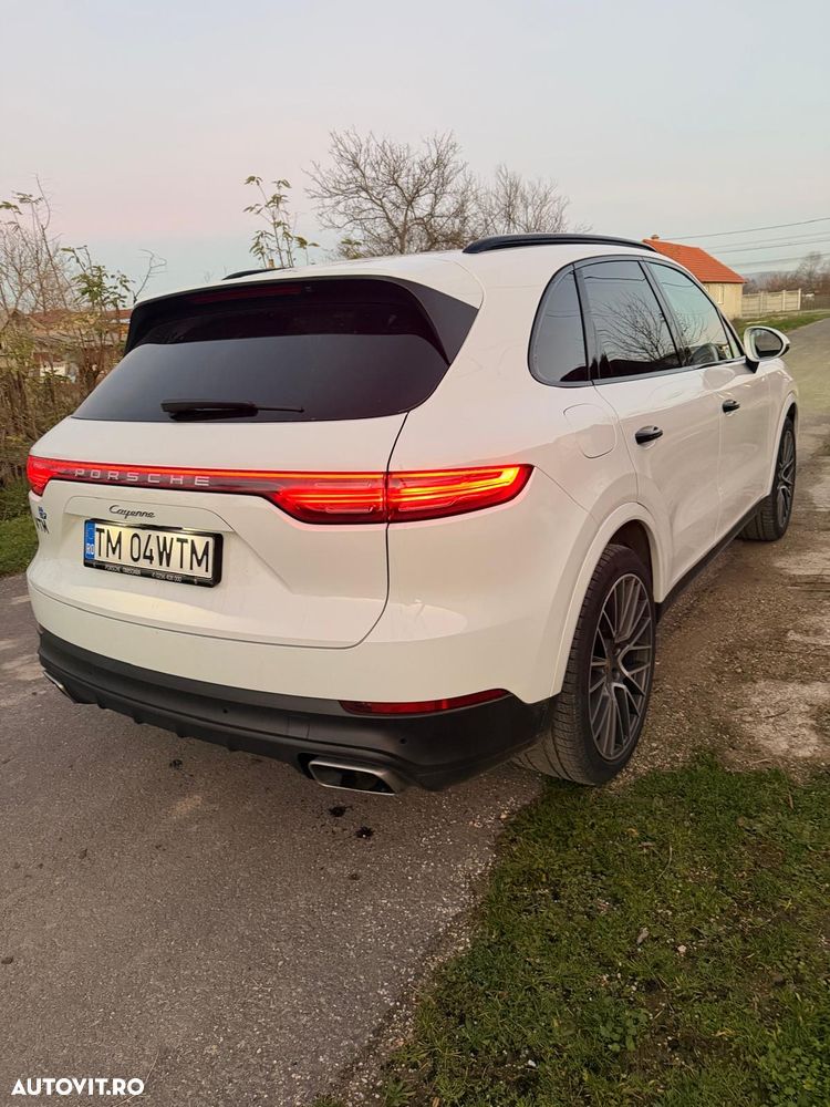 Porsche Cayenne Standard - 8