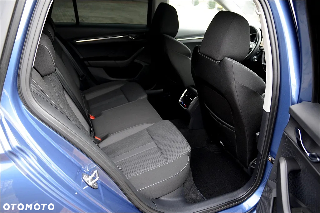 Skoda Octavia Combi 2.0 TDI DSG Ultimate - 23
