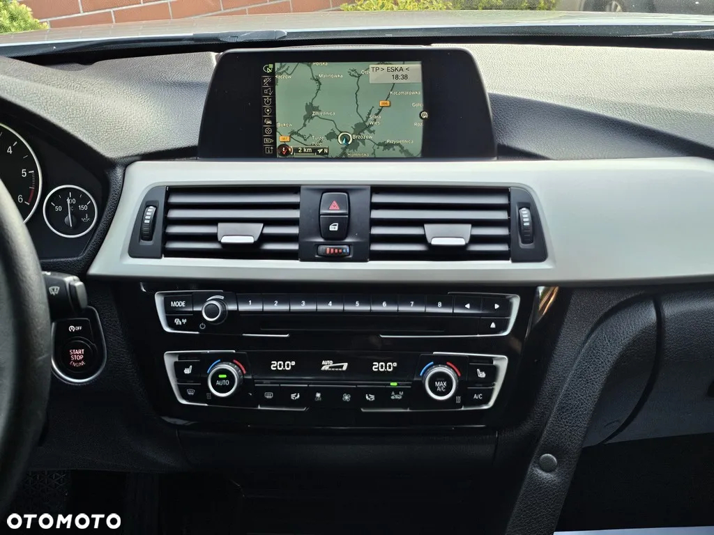 BMW Seria 3 318d Touring Sport Line - 35