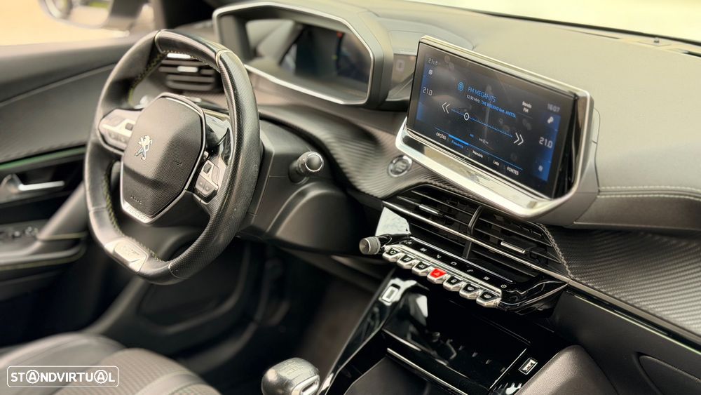 Peugeot 2008 1.2 PureTech GT Line - 15
