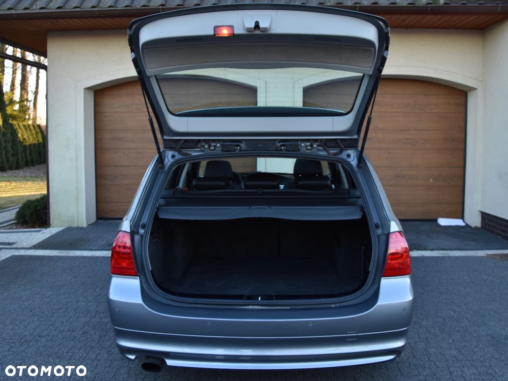 BMW Seria 3 318d DPF Edition Exclusive - 23