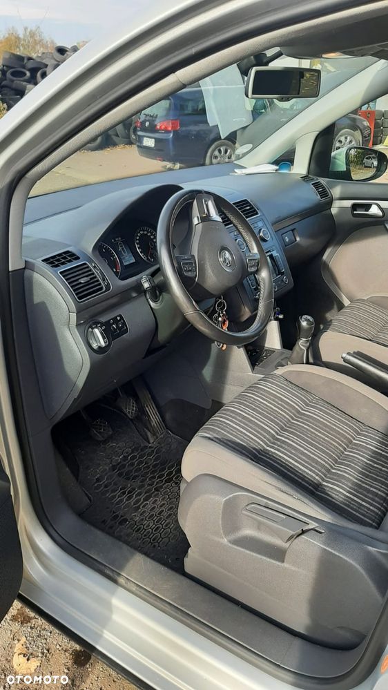 Volkswagen Touran 2.0 TDI DPF Cross - 3