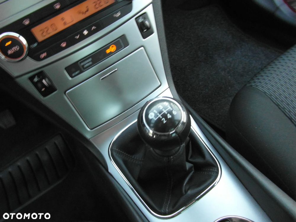 Toyota Avensis 1.8 Edition-S - 32