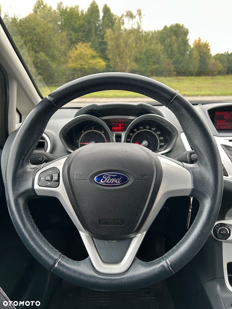 Ford Fiesta 1.4 TDCi Ambiente - 22