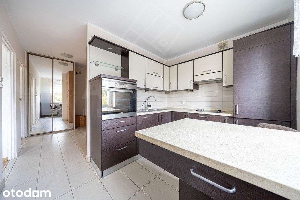 3 pokojowe mieszkanie z oddzielną kuchnią i balkon