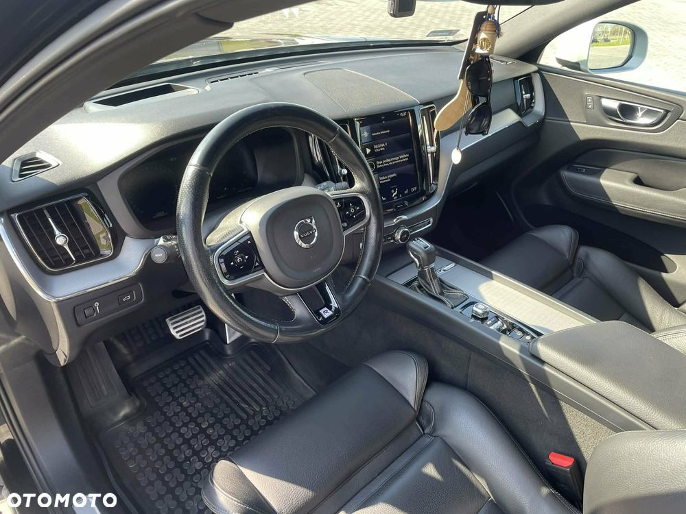 Volvo XC 60 D5 AWD R-Design - 15