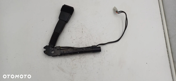 BMW E87 E90 E91 Napinacz Pasa Lewy Prawy Wpinka 33040941