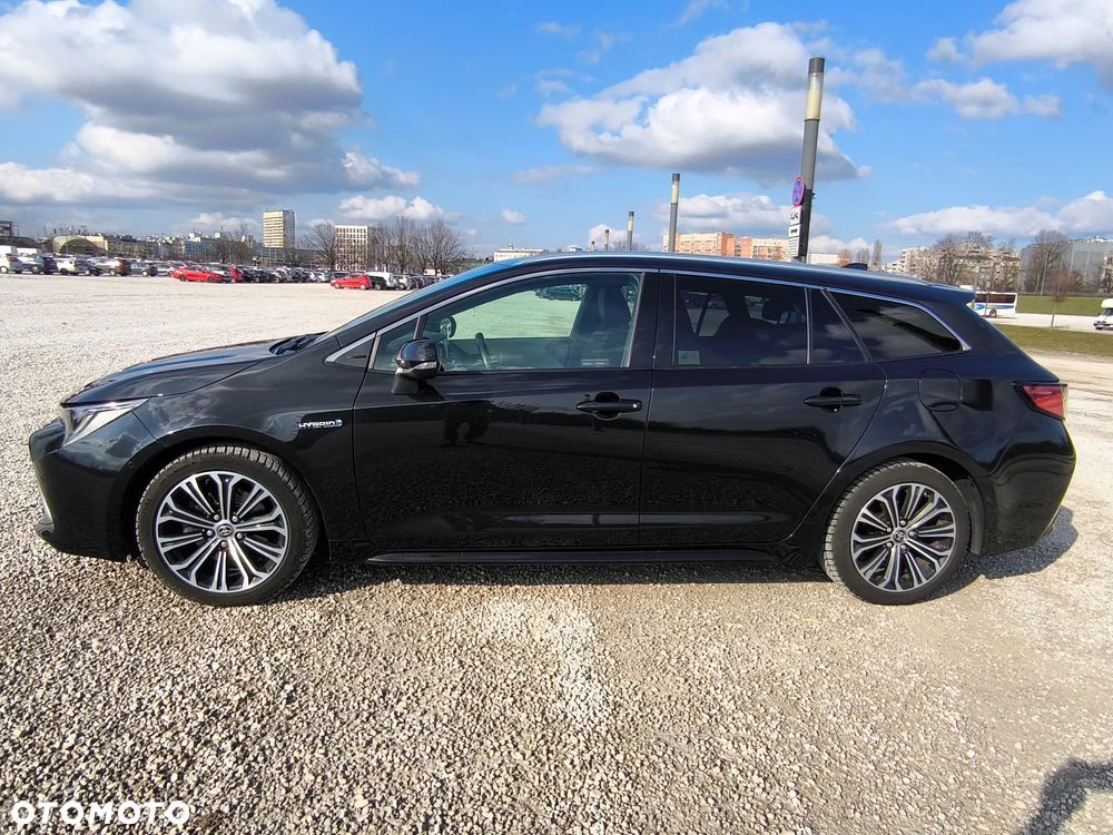 Toyota Corolla 2.0 Hybrid Executive - 12