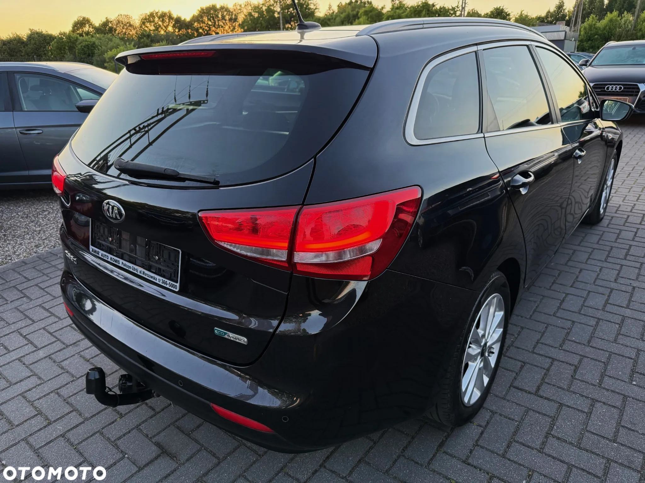 Kia Ceed 1.6 CRDi 136 ISG SW Platinum Edition - 4