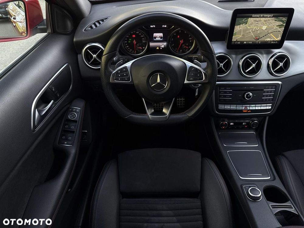 Mercedes-Benz GLA - 14