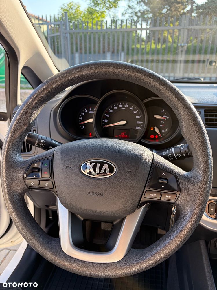 Kia Rio 1.1 crdi M - 12