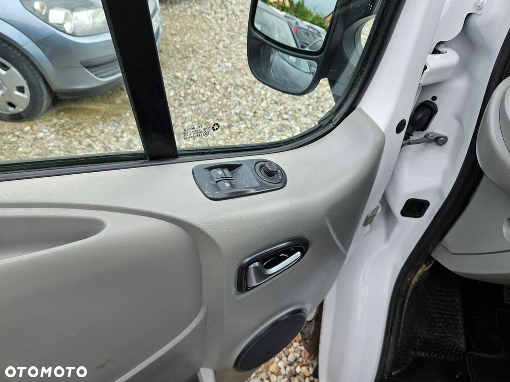 Opel Vivaro - 12