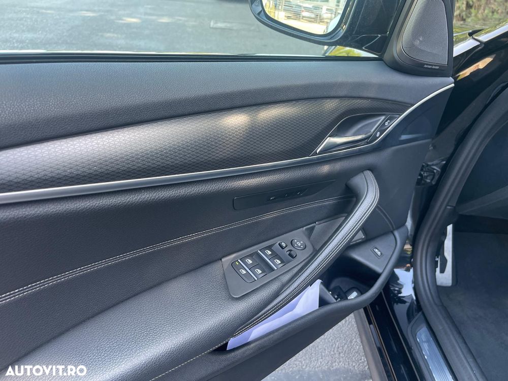 BMW Seria 5 530i AT MHEV - 14