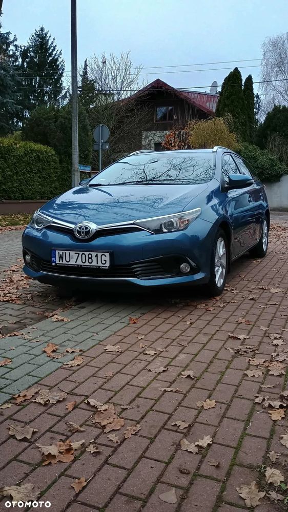 Toyota Auris 1.6 Premium - 1
