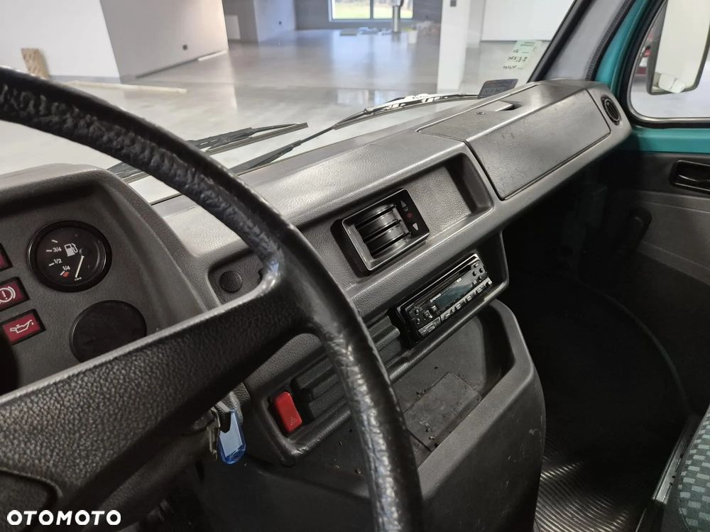 Mercedes-Benz 310 D - 10