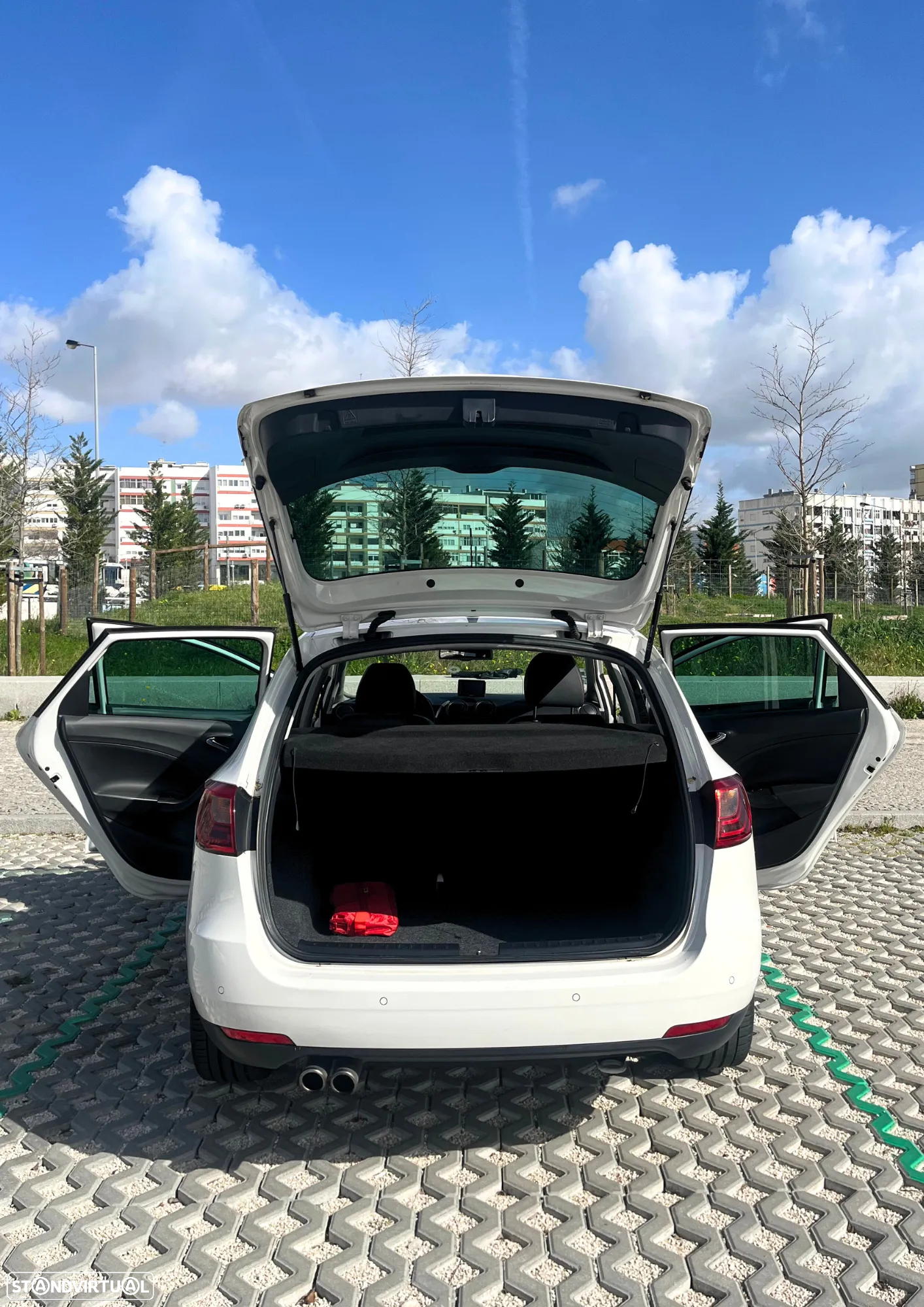 SEAT Ibiza ST 1.6 TDI FR - 4
