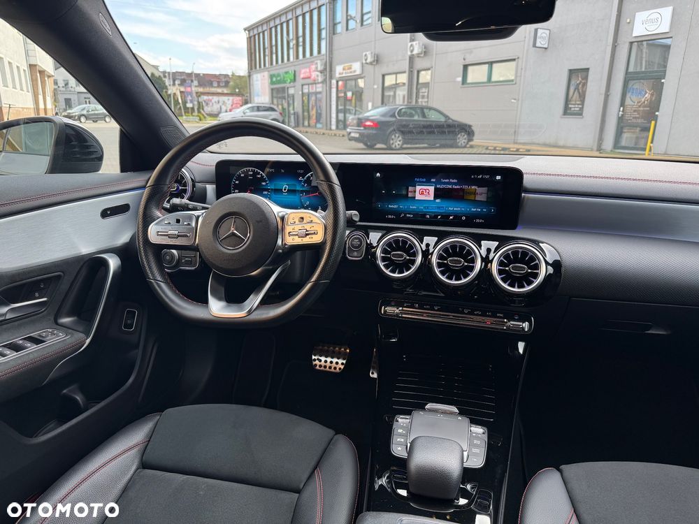 Mercedes-Benz CLA 180 7G-DCT AMG Line - 11