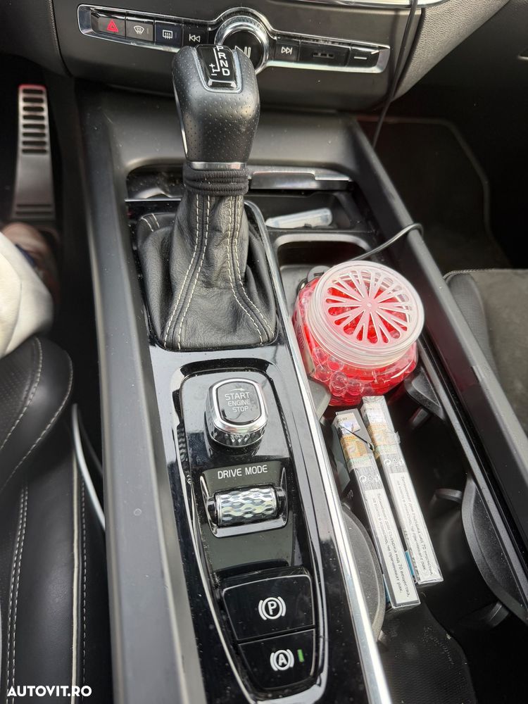 Volvo XC 60 D4 AWD Geartronic RDesign - 9