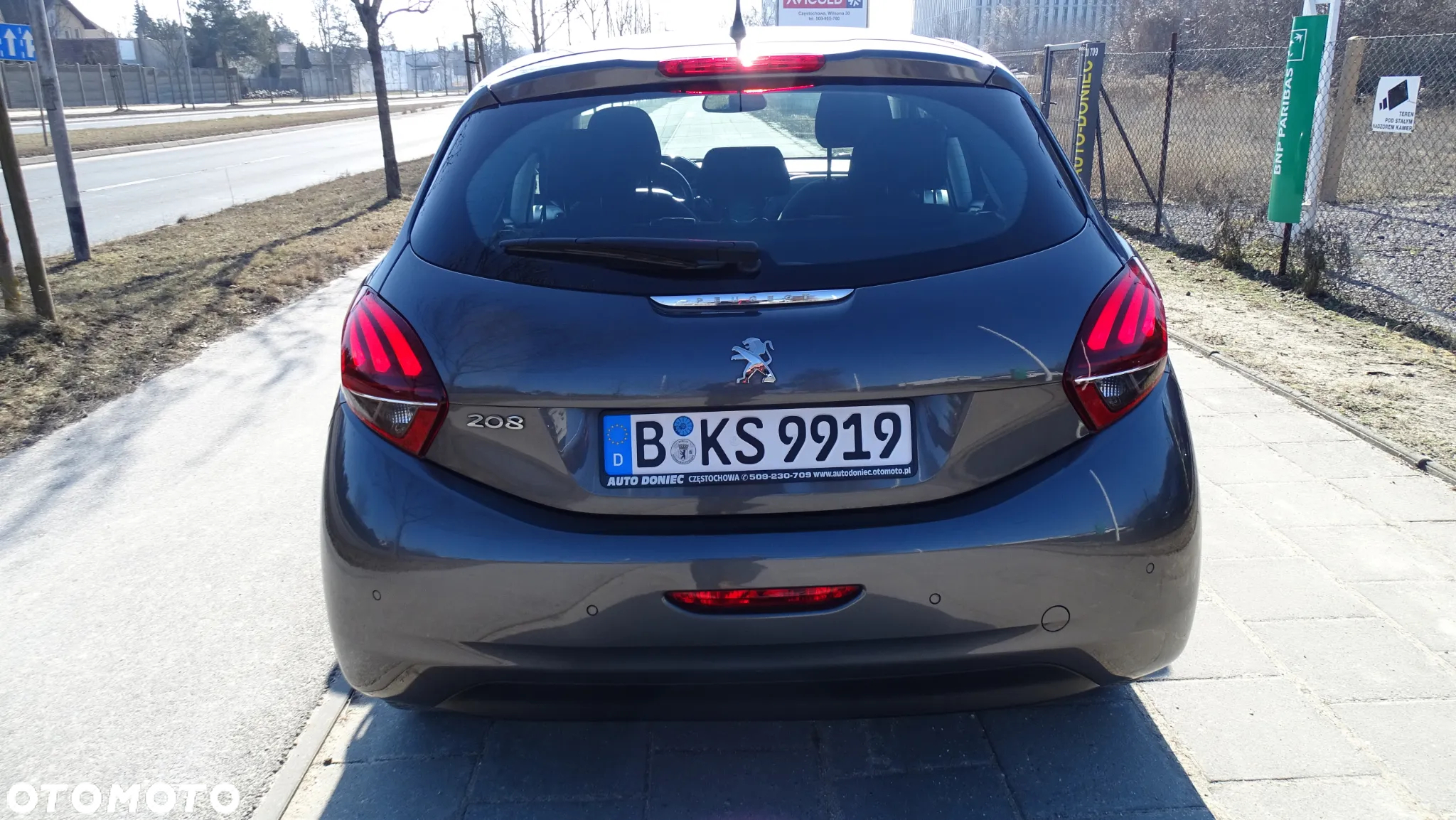 Peugeot 208 PureTech 82 Stop & Start Signature - 12