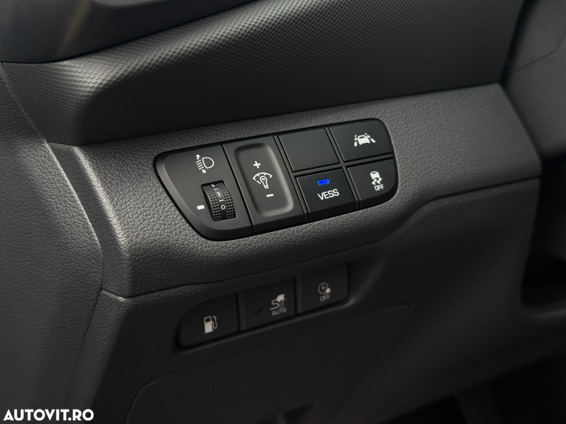 Hyundai IONIQ - 16
