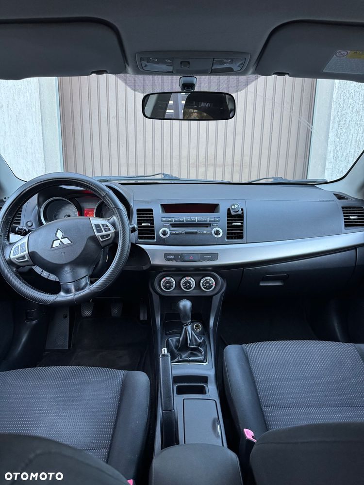 Mitsubishi Lancer 1.8 Invite - 12