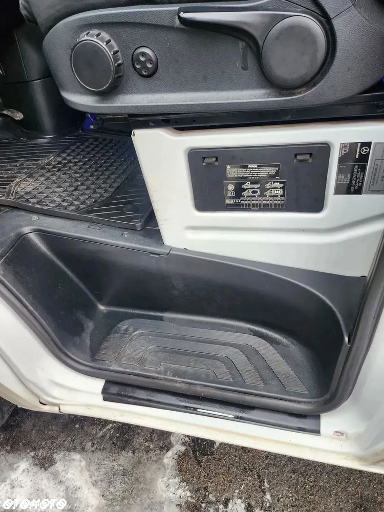 Mercedes-Benz Sprinter - 23