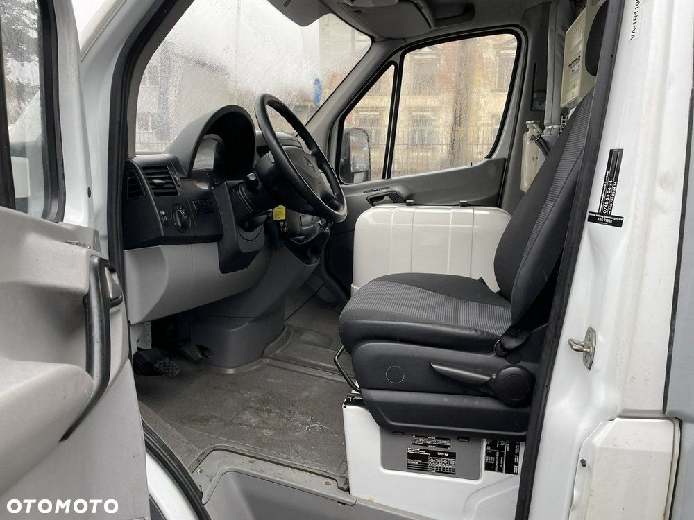 Mercedes-Benz Sprinter - 30