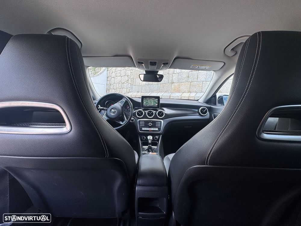 Mercedes-Benz CLA 180 d Shooting Brake - 7