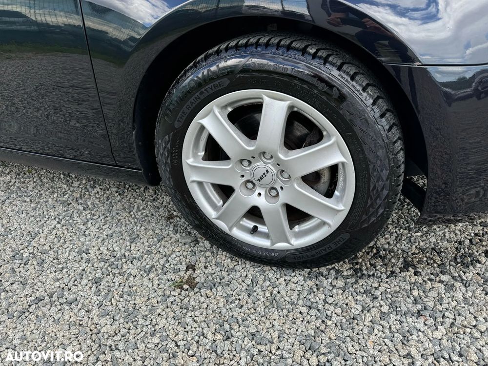 Volkswagen Golf - 25