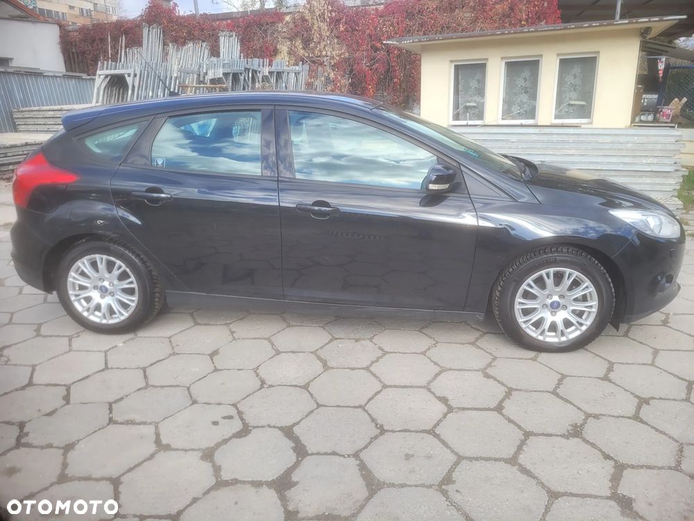 Ford Focus 1.6 TDCi DPF SYNC Edition - 11