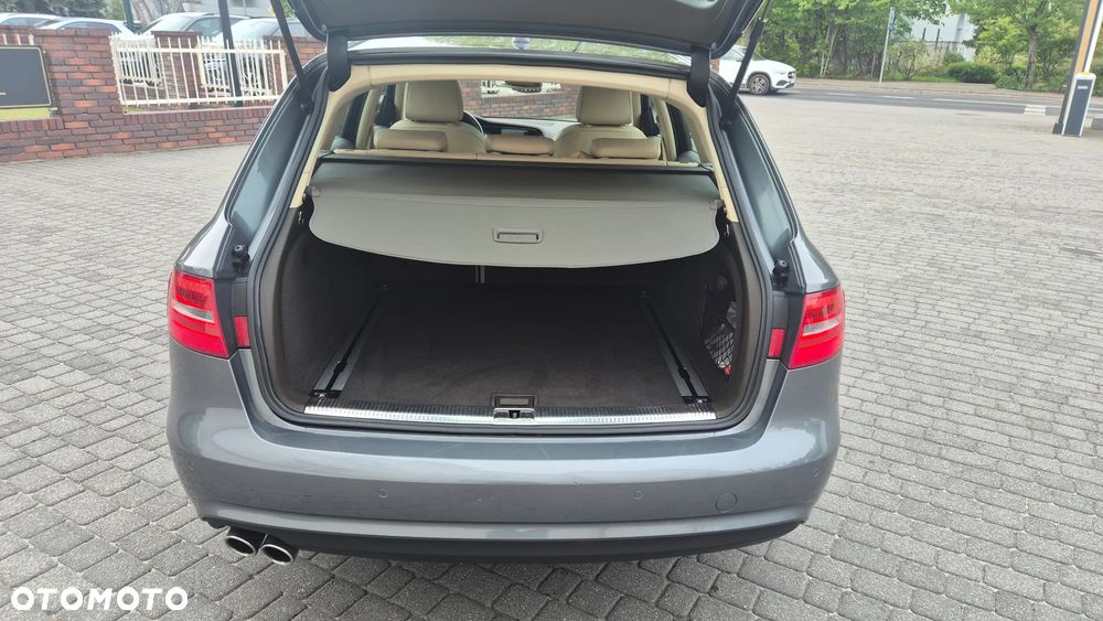 Audi A4 Avant 2.0 TDI DPF clean diesel multitronic Ambiente - 11
