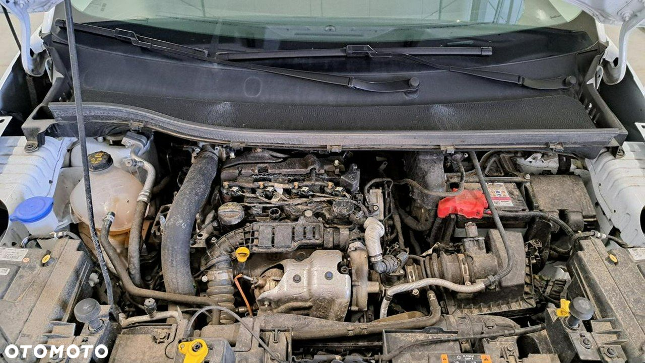 Ford Transit Courier - 16