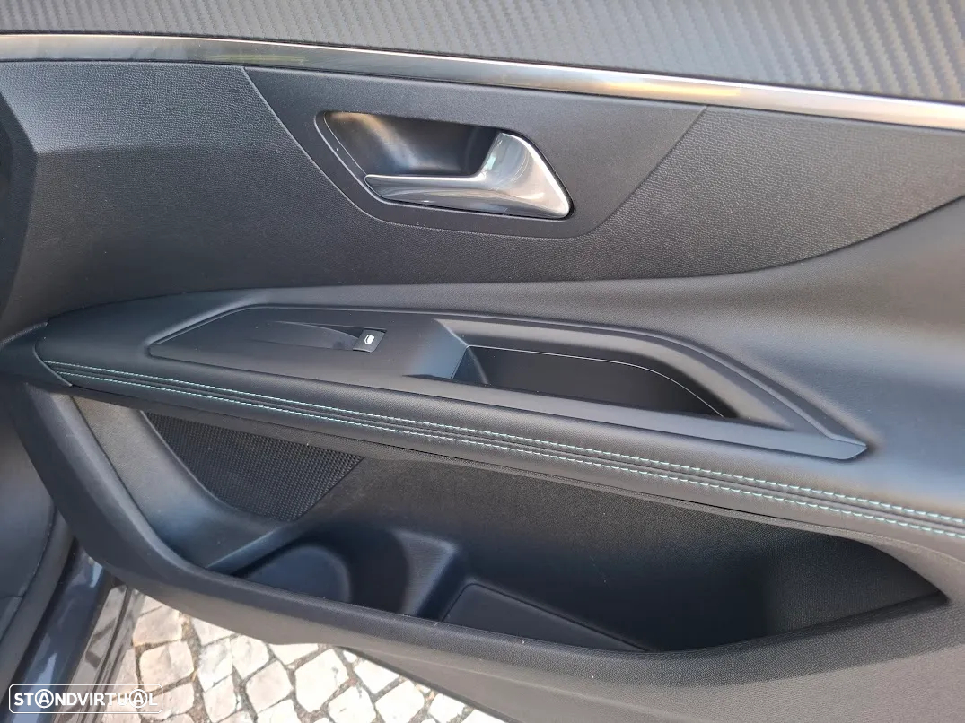 Peugeot 3008 PureTech 130 Stop & Start GPF Allure - 42
