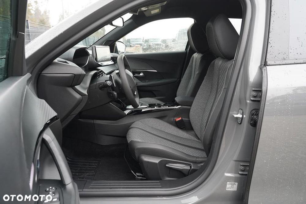 Peugeot 2008 PureTech mHEV Allure e-DCS6 - 12