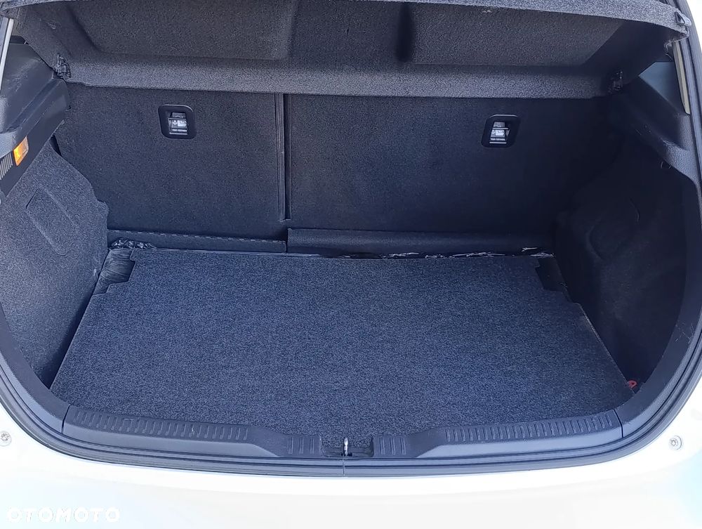 Toyota Auris 1.33 VVT-i Comfort - 26