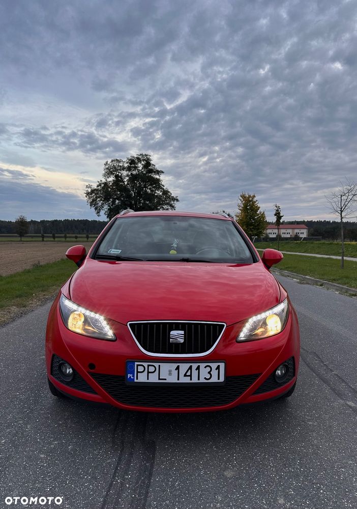 Seat Ibiza 2011 photo 2