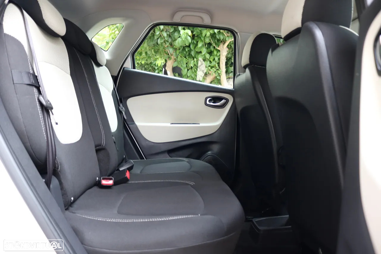 Renault Captur 1.5 dCi Exclusive EDC - 29