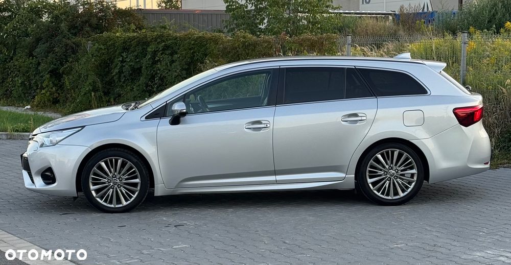 Toyota Avensis 1.8 Executive - 4