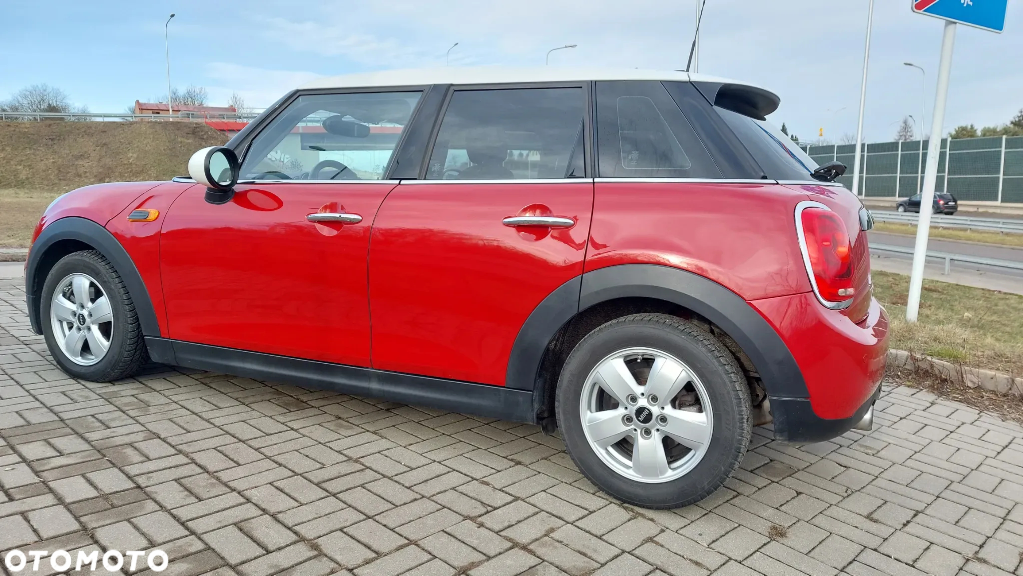MINI Cooper Standard - 9