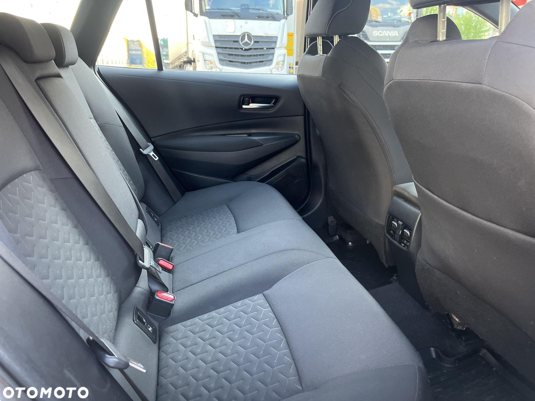 Toyota Corolla - 10