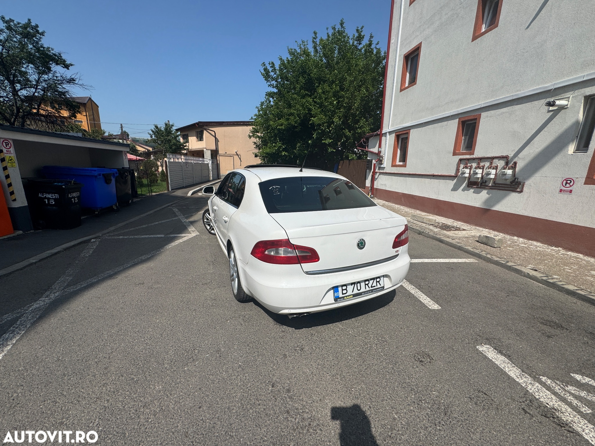 Skoda Superb 2.0 TDI Elegance - 4
