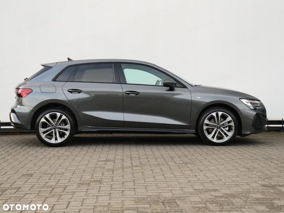 Audi A3 Sportback - 3